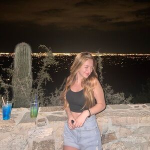 Meet your Posher, addison lynn